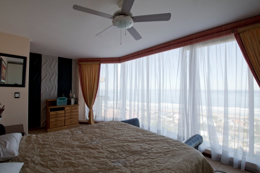 7 Bedroom Property for Sale in Outeniqua Strand Western Cape